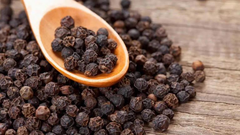14 Everyday herbs and spices that may help prevent cancer, diabetes, and heart disease