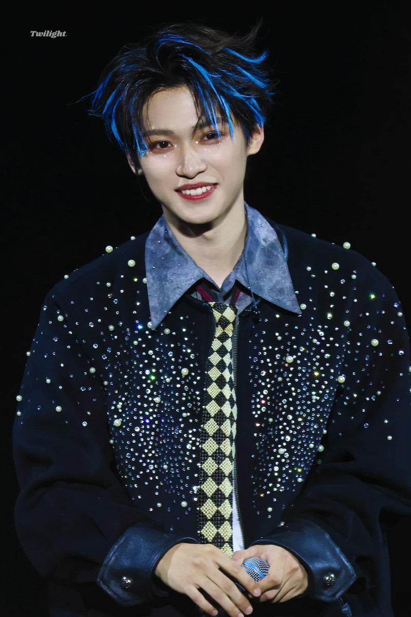 Đỉnh lưu sụp đổ nhanh nhất giới giải trí Trung Quốc