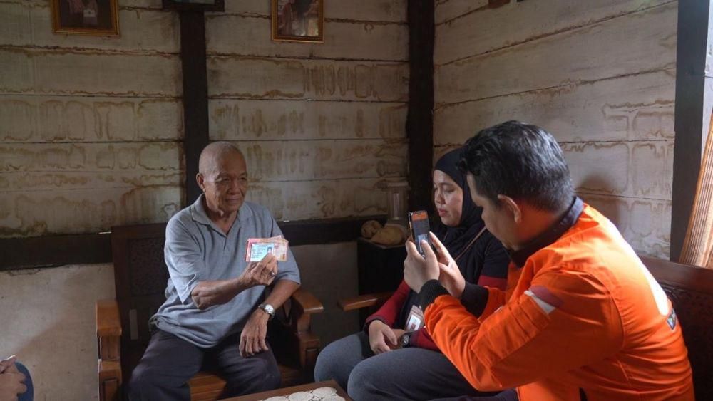 PosIND tahun ini kembali dipercaya sebagai mitra pemerintah dalam menyalurkan program bantuan sosial (bansos). (dok. PT Pos Indonesia)