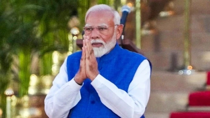 PM Modi tops list of global leaders with 75% approval, Trump ranks 8th ...
