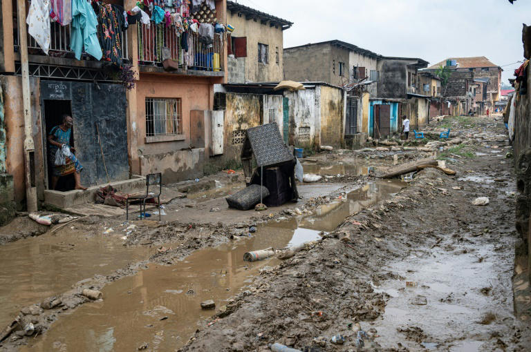 Kinshasa slum battles deadly cholera outbreak