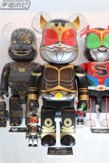 仮面ライダークウガ』アメイジングマイティがBE@RBRICKに変身