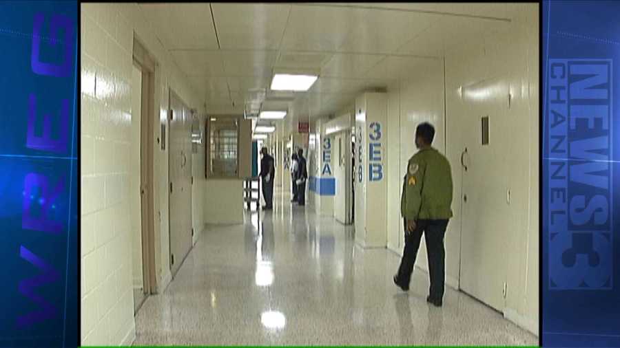 Inmates waiting up to 2 weeks for bed in Shelby County Jail, DA says(02)