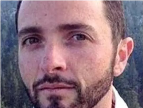 Así luce ahora el niño que comió el pastel de chocolate en Matilda: Es médico y tiene 40 años