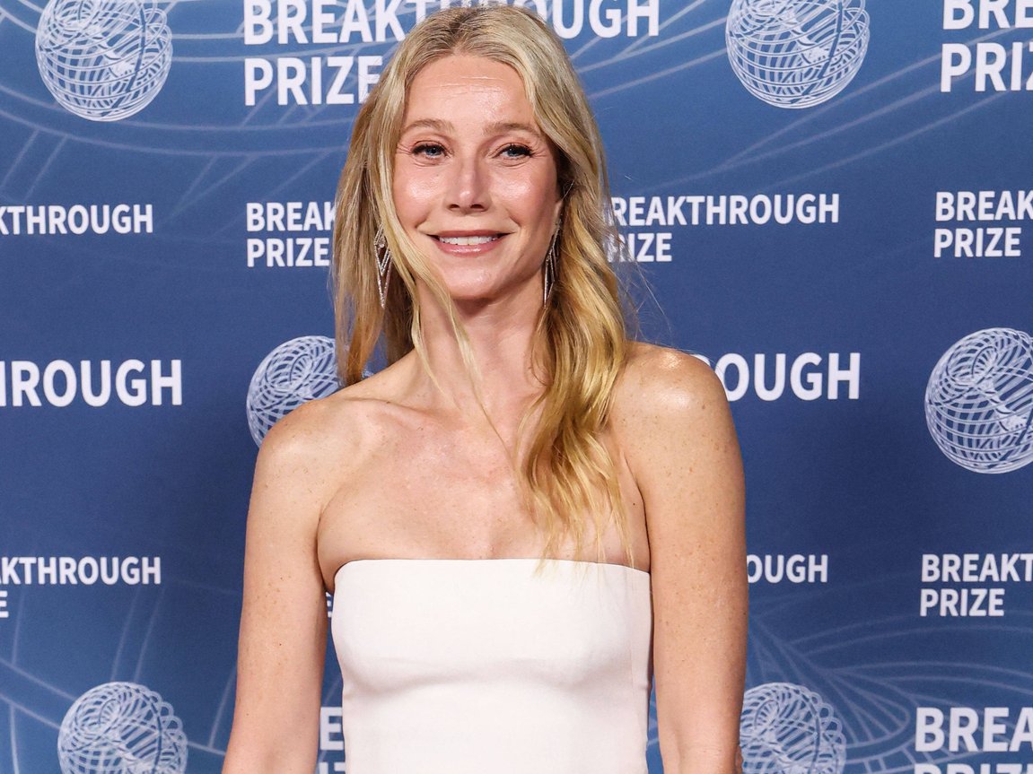After Kiss Cam Scandal Paltrow Joins Astronomer