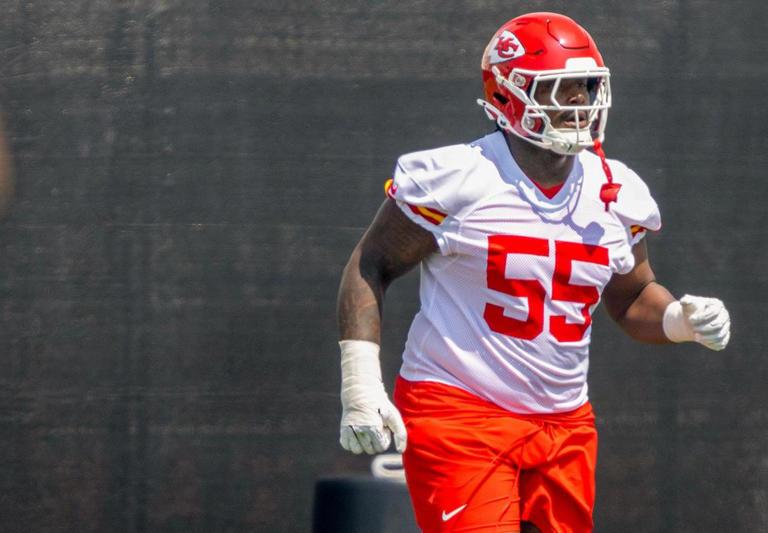 Rookie stays late at training ground amid fierce competition