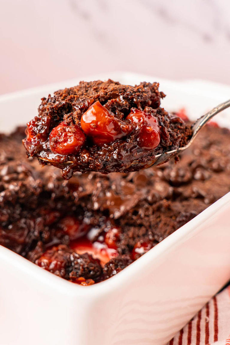 Cherry Chocolate Dump Cake Recipe: Irresistibly Easy Delight