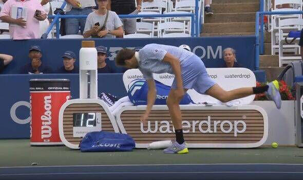 Daniil Medvedev booed by fans after smashing bottle and throwing racket