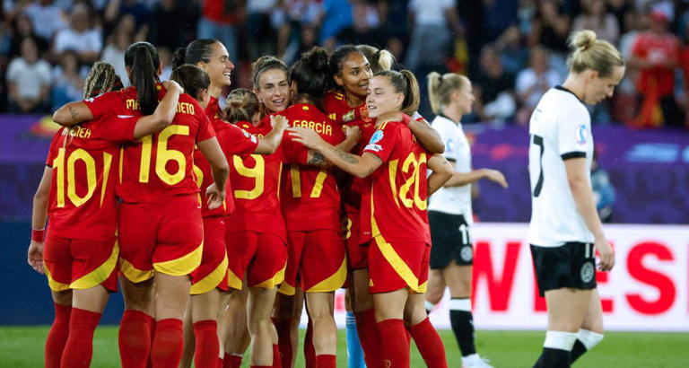 Euro 2025 (F) : où voir la finale, à quelle heure ? 18heures, actuellement et en direct sur TF1, 1 but partout. ( elles entrent dans la prolongation) en direct sur la chaîne TMC . Les Rosbifs ont manger toute la Paëlla aux penalties, Rosbifs Championne d'Europe, malgré la domination de la Paëlla.