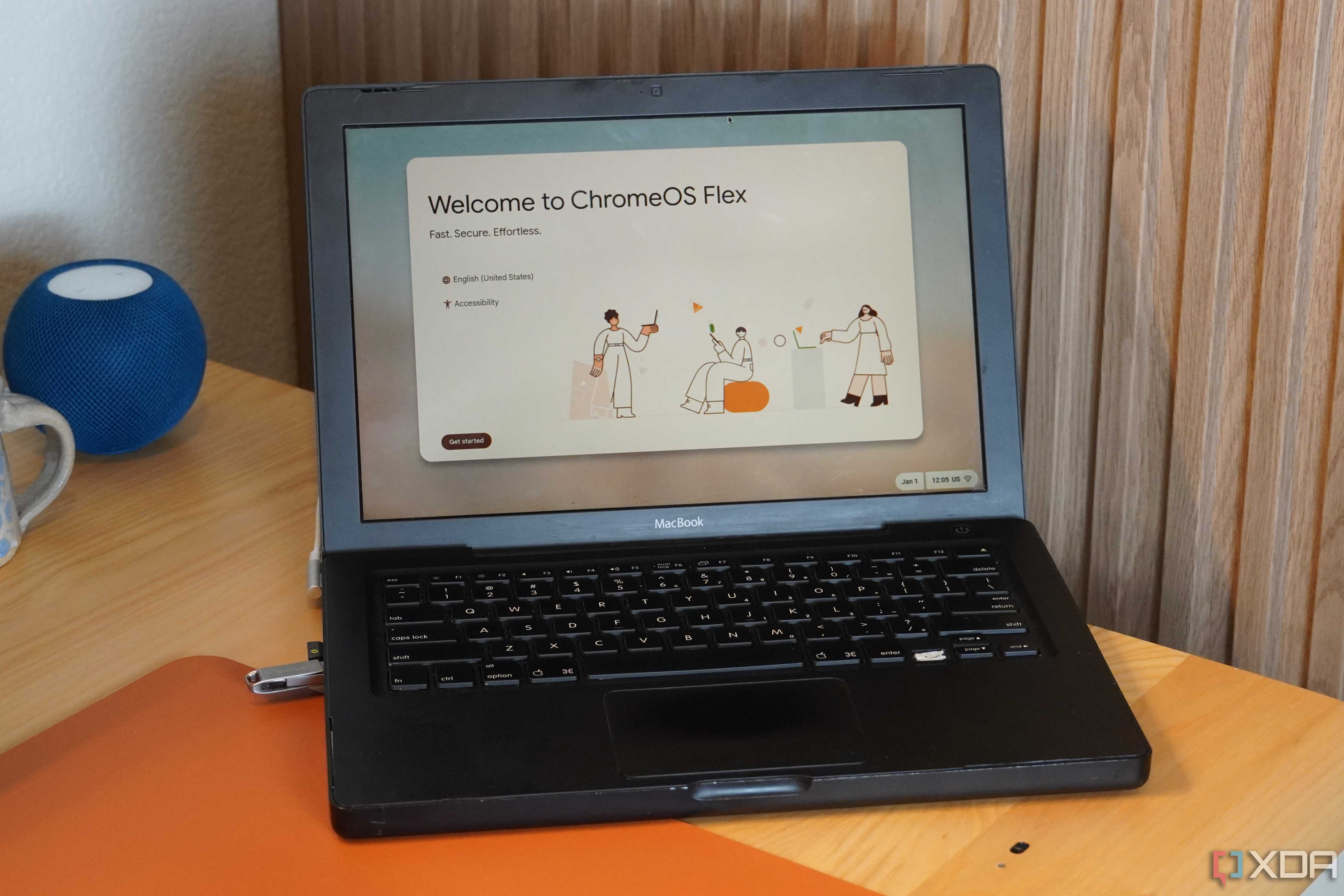 The ChromeOS Flex boot screen on a MacBook.