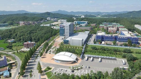 한기대, 중장년 디지털 역량 강화부터 글로벌 기술 협력까지… 교육 혁신의 선두주자!