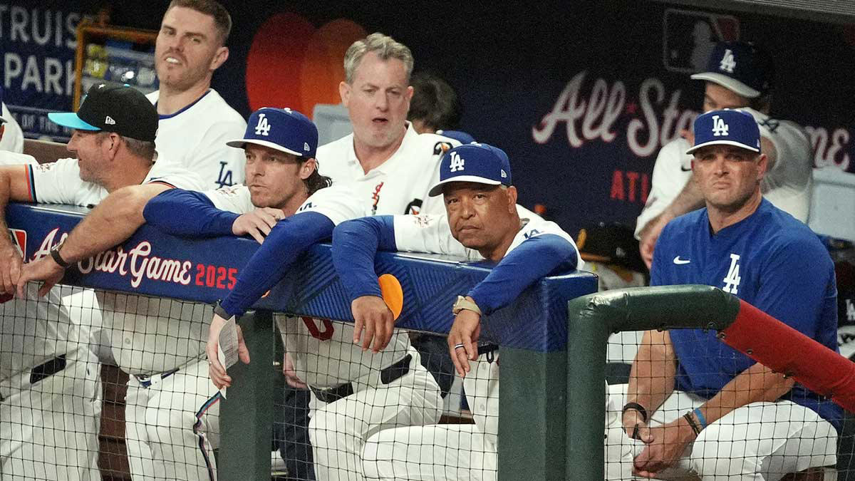 Dodgers Dave Roberts reveals promising rookie has shoulder injury Dodgers Dave Roberts reveals promising rookie has shoulder injury