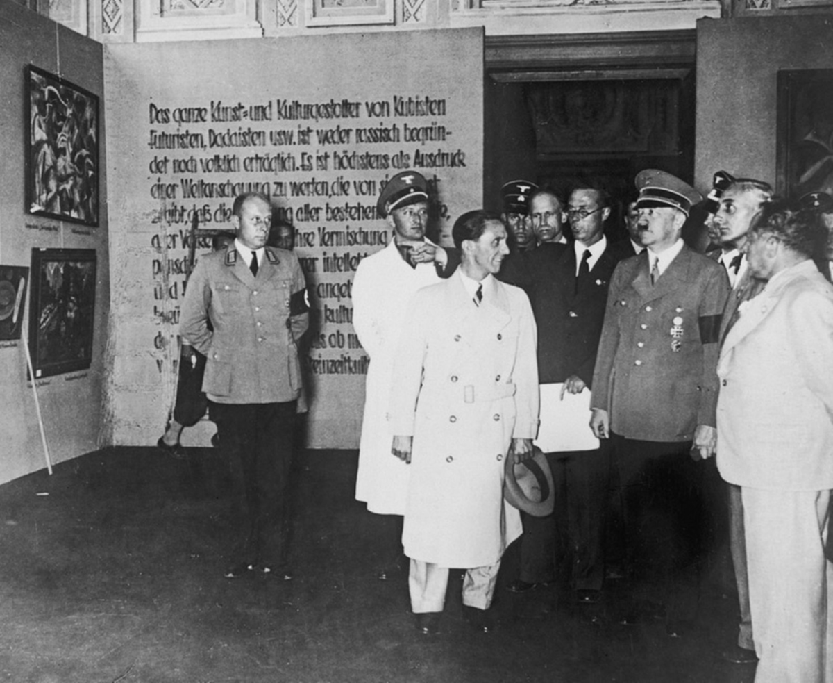 Goebbles e Hitler alla Mostra Entartete Kunst