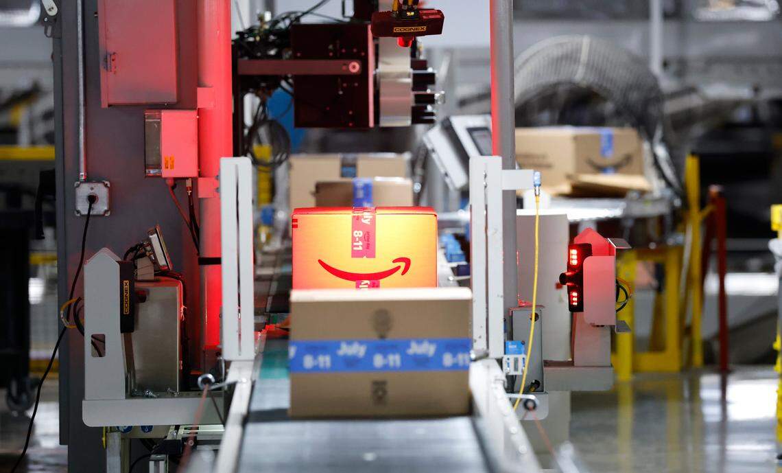 Why Amazon drivers can be laid off without the usually required 60-days ...