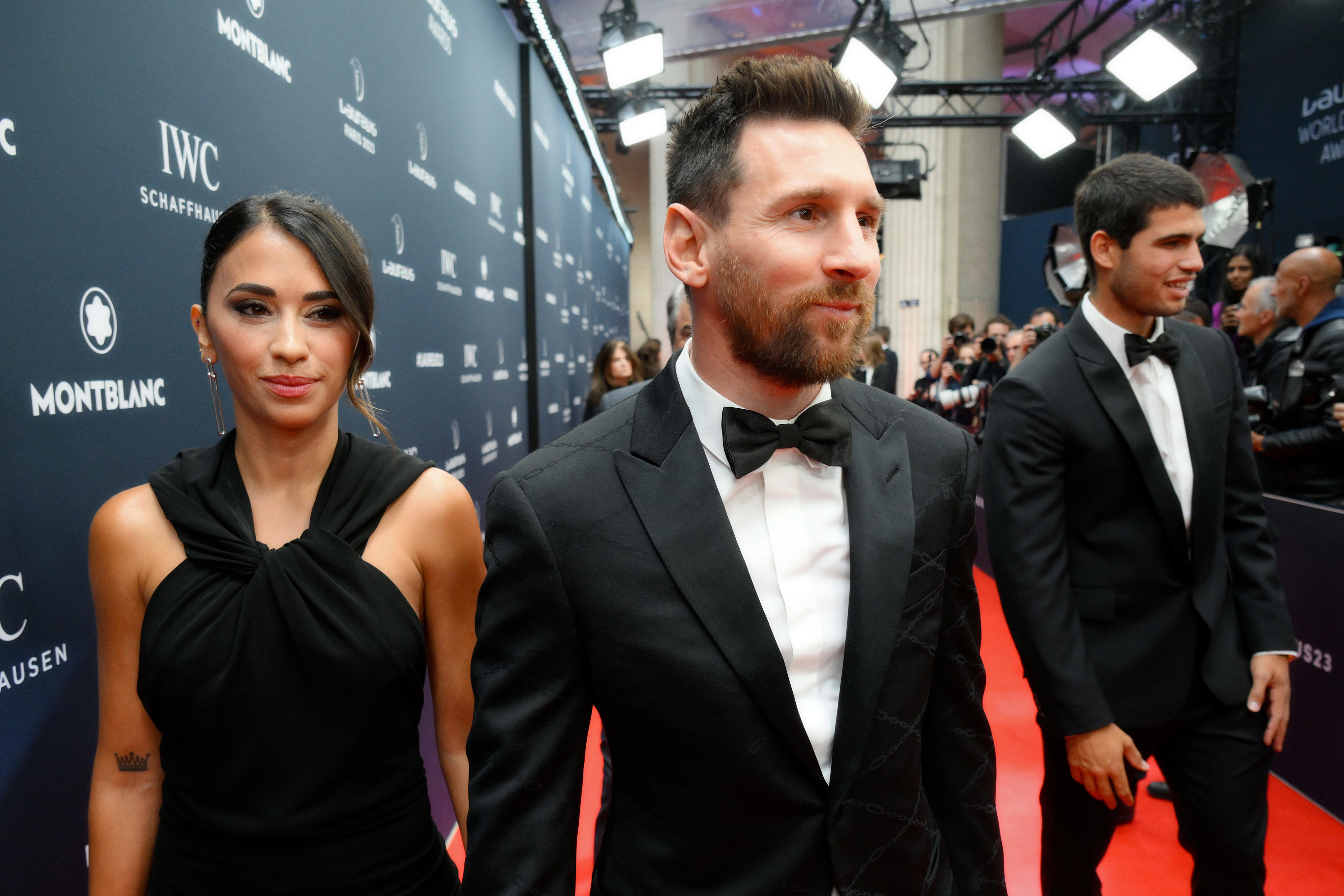 Lionel Messi, wife Antonela Roccuzzo 'caught' on Coldplay 'Kiss Cam'