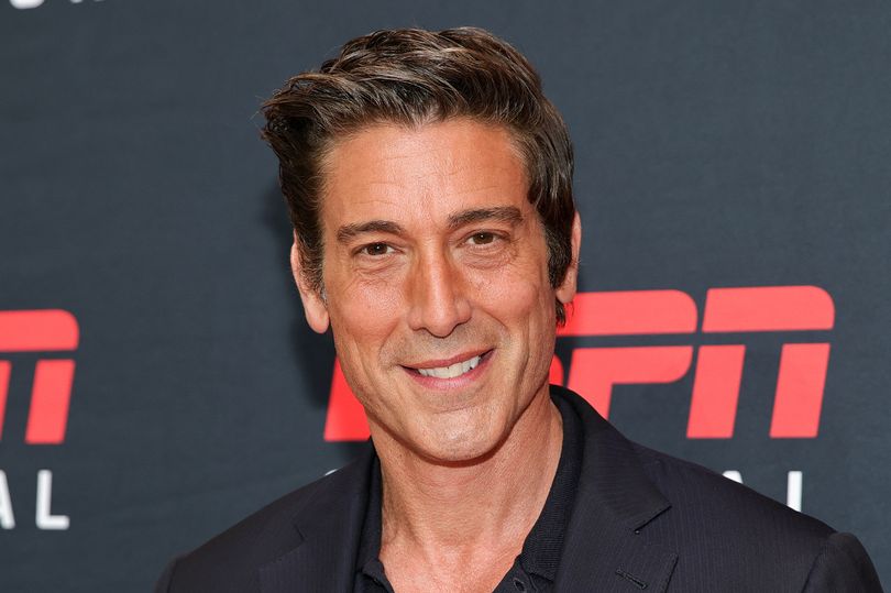 David Muir issues bombshell 4-word message as he makes move away from ABC  desk