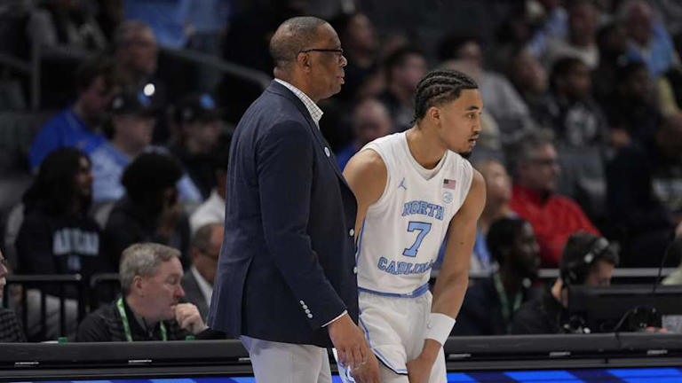 Hubert Davis’ Tar Heels Form Camaraderie
