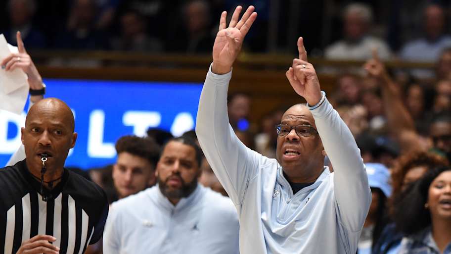 Hubert Davis’ Tar Heels Form Camaraderie