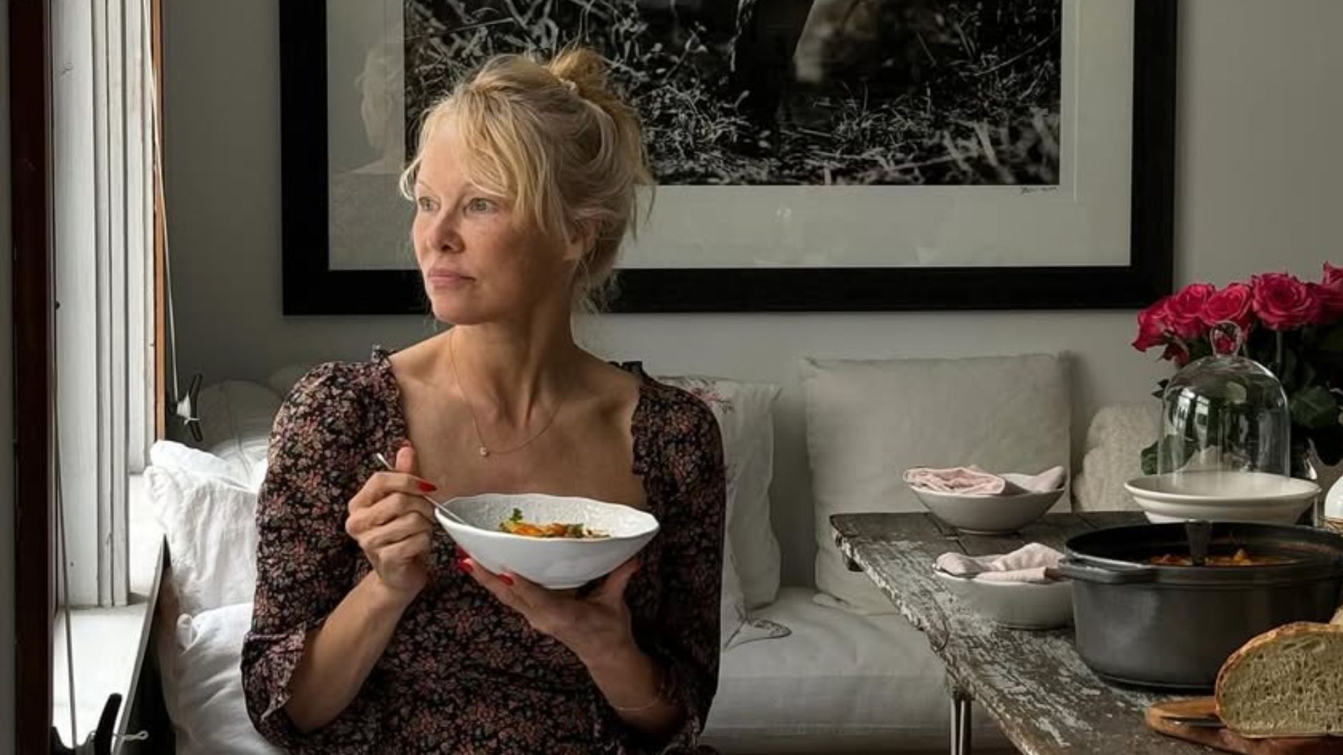 At 58, Pamela Anderson proves that this skirt is an unstoppable body