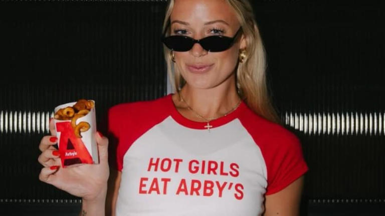 Sophie Cunningham steals spotlight with 'Hot Girls Eat Arby's' shirt before  Fever-Sky game