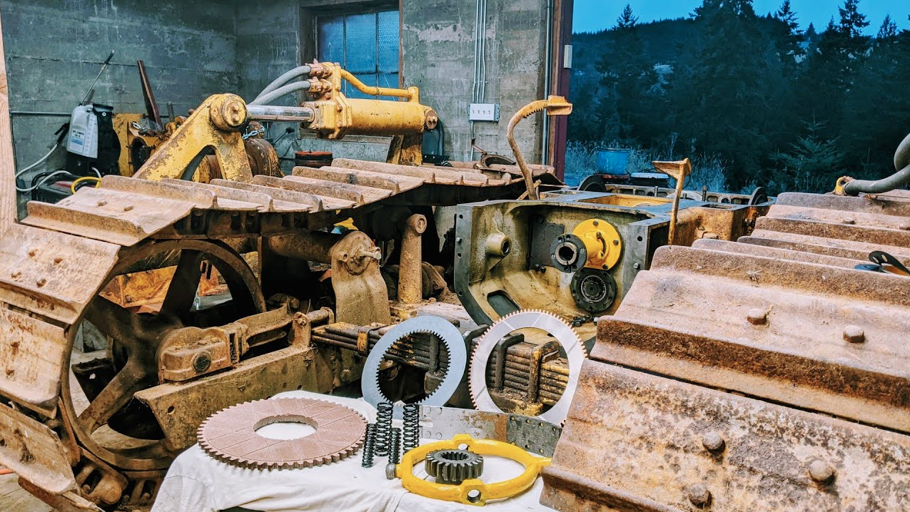 Repairing the Caterpillar D4 clutch and relining the brakes