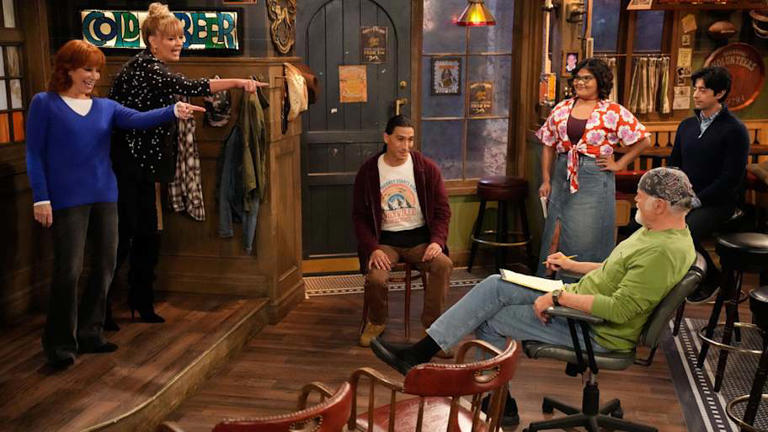 HAPPY'S PLACE -- "Emcee Squared" Episode 109 -- Pictured: (l-r) Reba McEntire as Bobbie, Melissa Peterman as Gabby, Tokala Black Elk as Takoda, Belissa Escobedo as Isabella, Rex Linn as Emmett, Pablo Castelblanco as Steve | NBC