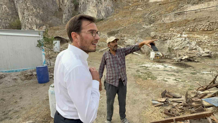 TOKAT BELEDİYE BAŞKANI MEHMET KEMAL YAZICIOĞLU, KONT DRACULA’NIN ESİR EDİLDİĞİ TOKAT KALESİ’NDEKİ RESTORASYON ÇALIŞMALARINI YERİNDE İNCELEDİ.