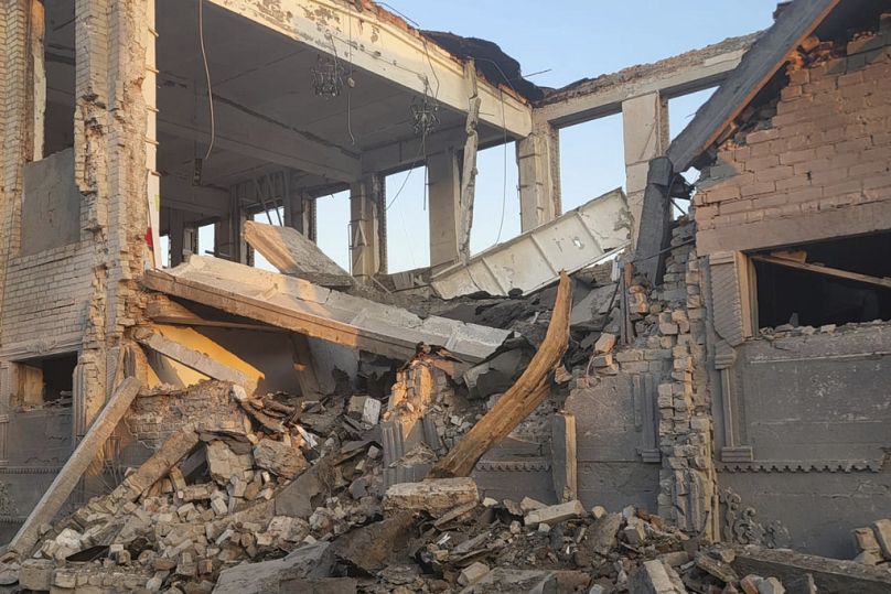 Ein beschädigtes Gefängnis im Dorf Bilenke in der ukrainischen Region Saporischschja, 29. Juli 2025.