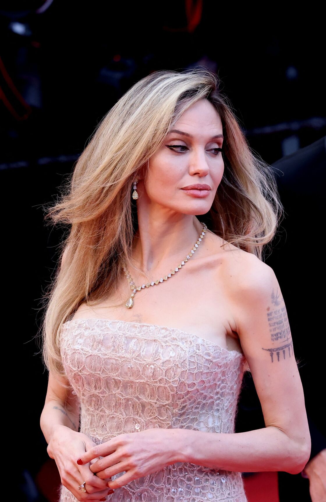 MSN, image size:768x1181