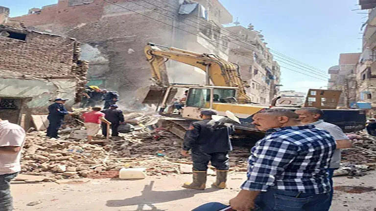 انهيار منزل قديم بالغربية