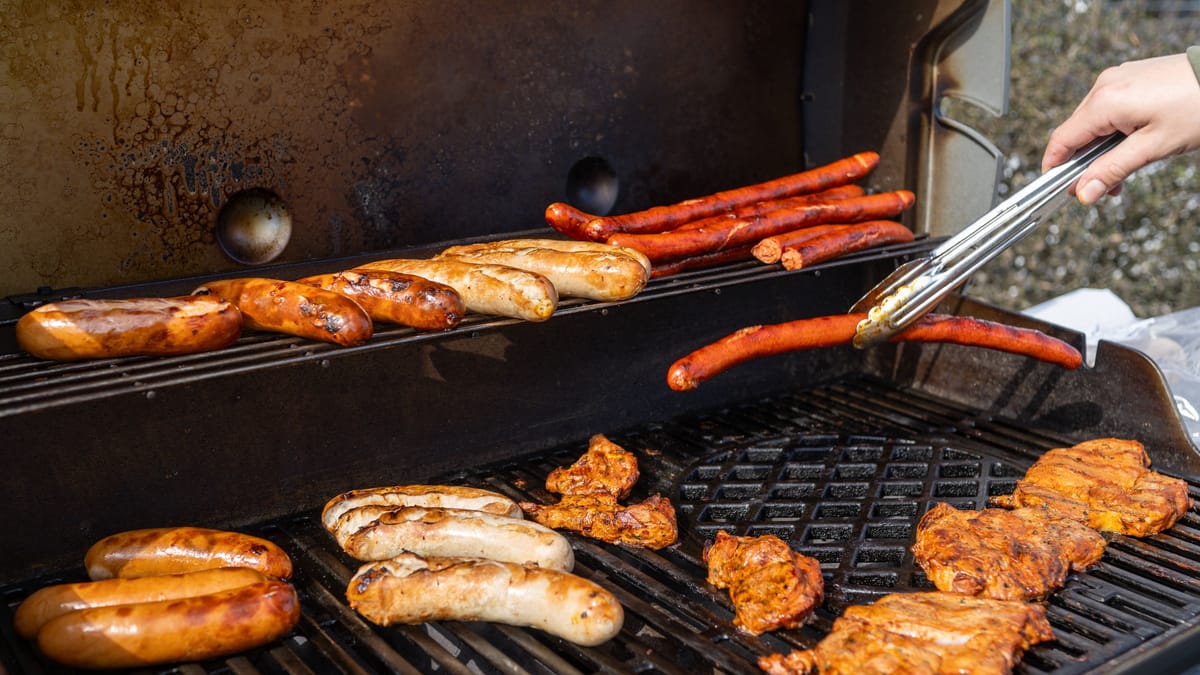 Gasgrill reinigen – 5 Minuten Anleitung: schnell &amp; einfach