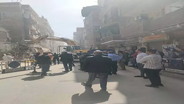 انهيار منزل قديم بالغربية