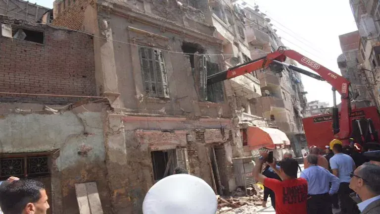 انهيار منزل قديم بالغربية