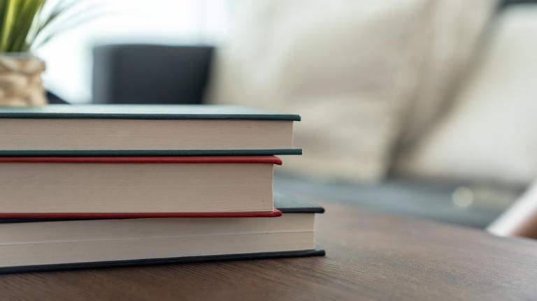 How to Make a Coffee Table Book: Stunning Ideas for Beginners