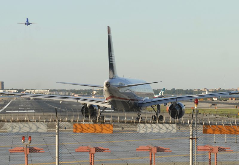 Senators introduce aviation safety bill