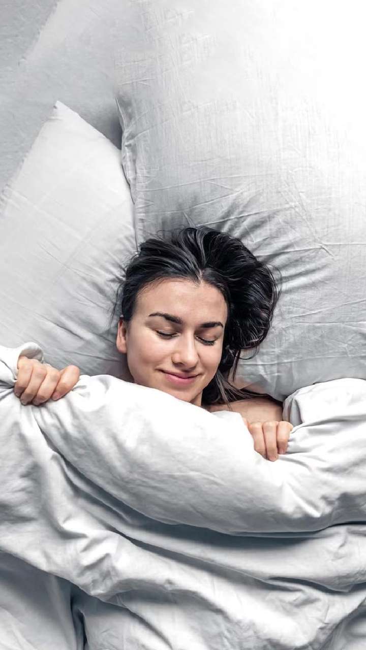 Side Sleeping vs Back Sleeping: Which is Better for your Health?