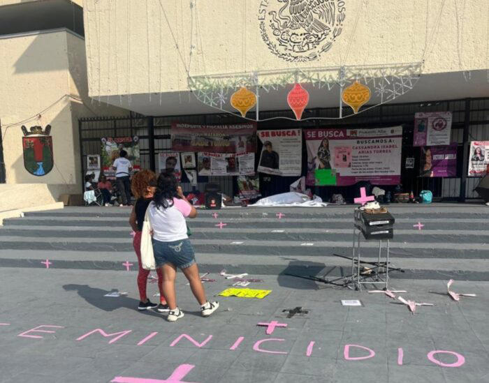 Buscadoras traducen fichas de búsqueda a lenguas indígenas en Chiapas