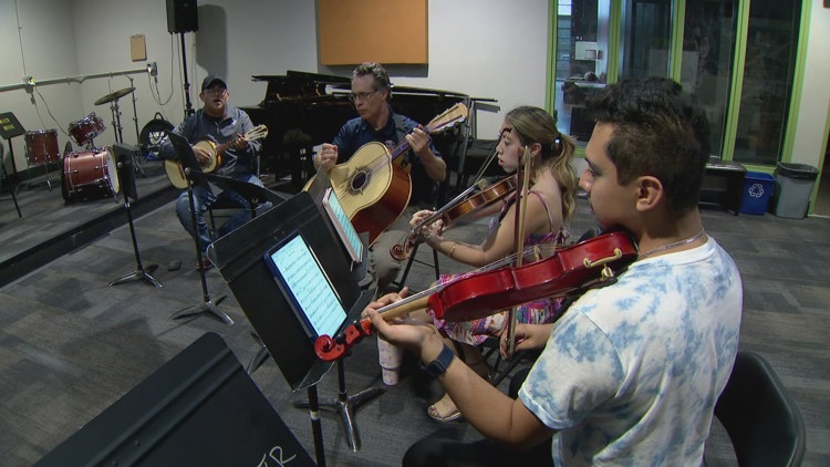 Colorado's first mariachi degree strikes a chord with local students
