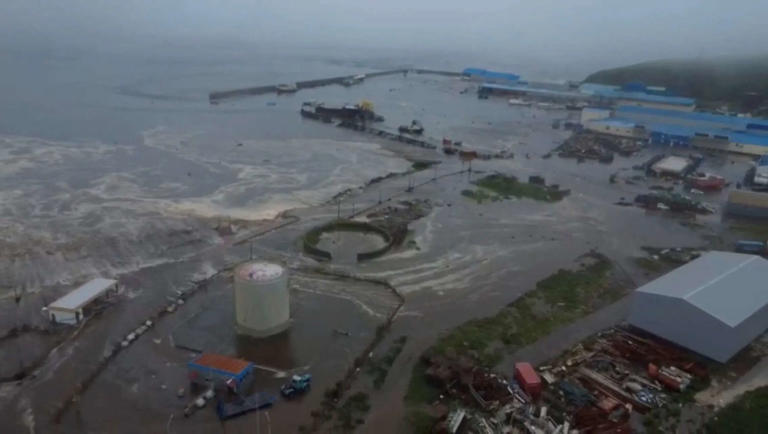 How long do tsunami warnings last after an earthquake