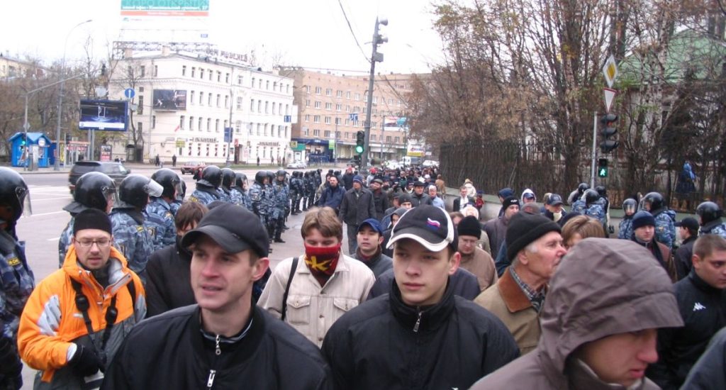 Putin hält Millionen Russen gefangen, da Schulden ihre Flucht verhindern