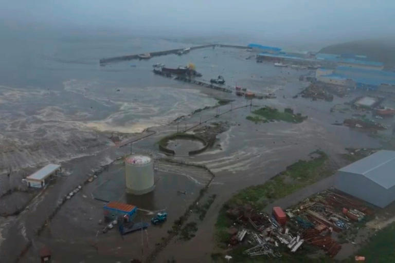 What is a global tsunami