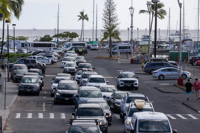 Pacific tsunami warning center hawaii
