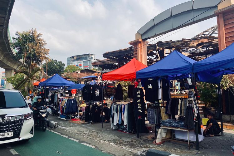 Di Atas Lapak Darurat, Pedagang Pasar Taman Puring Berjuang Bangkit Meski Tertatih