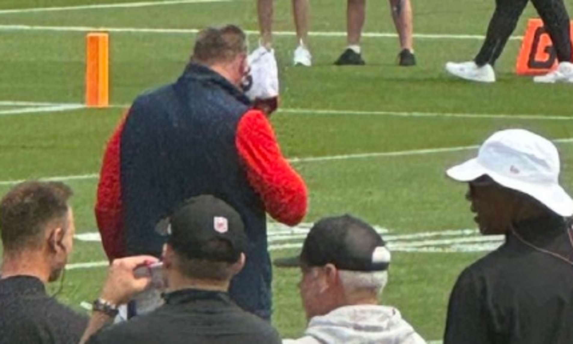 Patriots coach Mike Vrabel left bleeding from the face after breaking