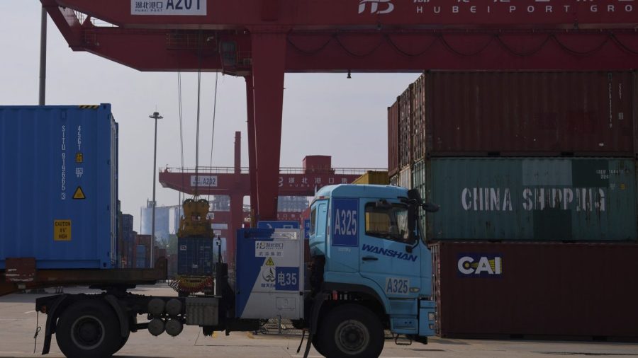 China trade deficit surges to record $1.2 trillion, defying Trump tariffs<br>