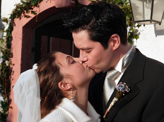 Arzu Ritter (Arzu Bazman) und Dr. Philipp Brentano (Thomas Koch) haben seit ihrer Hochzeit bei „In aller Freundschaft“ einiges erlebt.