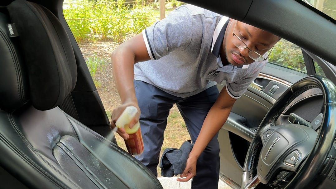 4 easy steps to clean the inside of your car