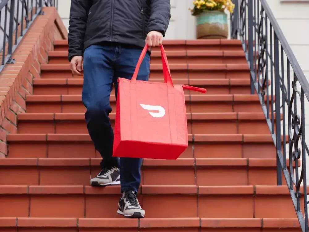 DoorDash Serves Up Bullish Vibes Pre Earnings As Retail Sentiment Turns DoorDash Serves Up Bullish Vibes Pre Earnings As Retail Sentiment Turns