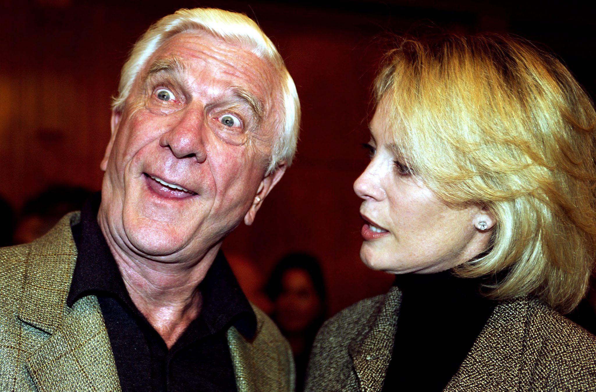 Immer für eine Grimasse gut: Schauspieler Leslie Nielsen (1926-2010), der Star der alten drei «Naked Gun»-Komödien, die zwischen 1988 und 1994 herauskamen. (Archivbild)