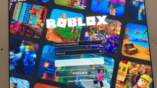 Roblox Down Again Users Report Unknown Error Occurred Message And